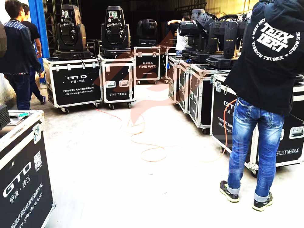 舞臺(tái)演出活動(dòng)燈光案例5