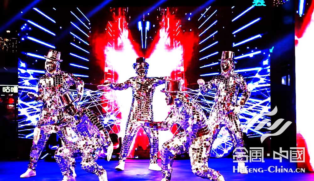 《玄鏡未來》演出活動(dòng)創(chuàng)意舞蹈節(jié)目2